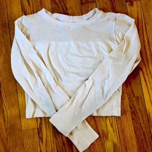 Athletic stretchy crop top